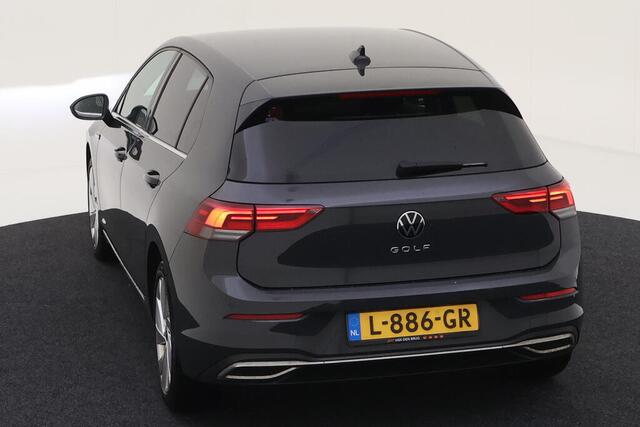 Volkswagen GOLF 1.5 TSI Style / LED / App connect / Parkeersensoren / Lichtmetaal 17 inch /