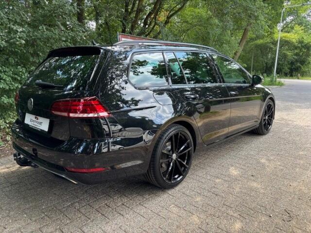 Volkswagen GOLF 1.5 TSI **19inch//DAB//CArplay//PAno dak**