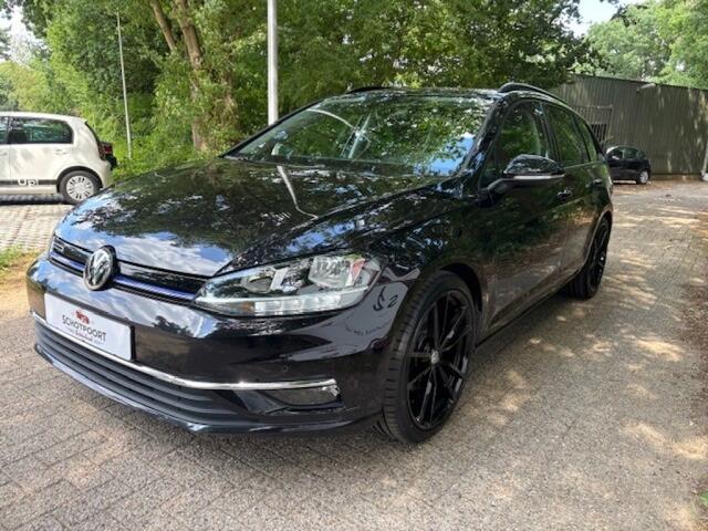 Volkswagen GOLF 1.5 TSI **19inch//DAB//CArplay//PAno dak**