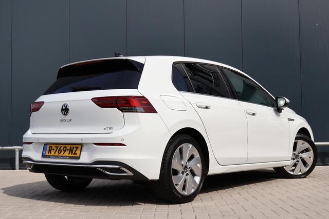 Volkswagen GOLF 1.5 eTSI 150pk Style Automaat | Stoelverwarming | LED | ACC | Active Info Display | Velours