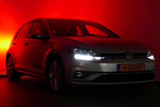Volkswagen GOLF 1.5 150pk TSI Highline. Adaptief Cruise, Camera, Clima, StoelVerw, 17"LMV