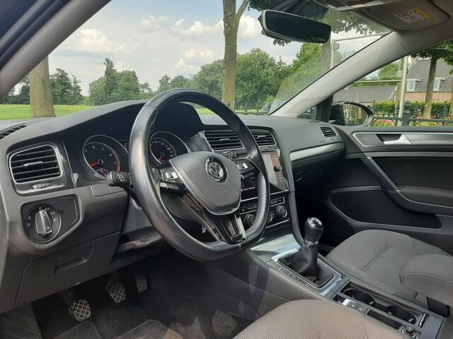 Volkswagen GOLF 1.0 TSi 115pk Airco Navigatie Bluetooth App-Connect Adaptieve Cruise-control Trekhaak
