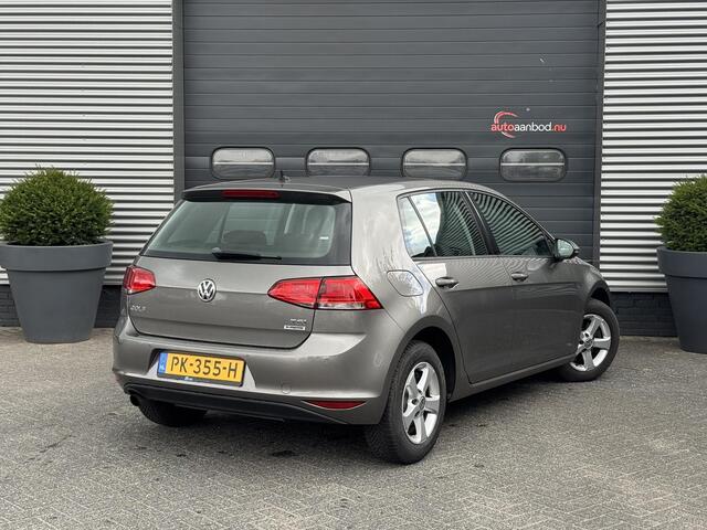Volkswagen GOLF 1.2 TSI Connected Series | Navigatie | Carplay | Cruise Control | Lichtmetalen Velgen |
