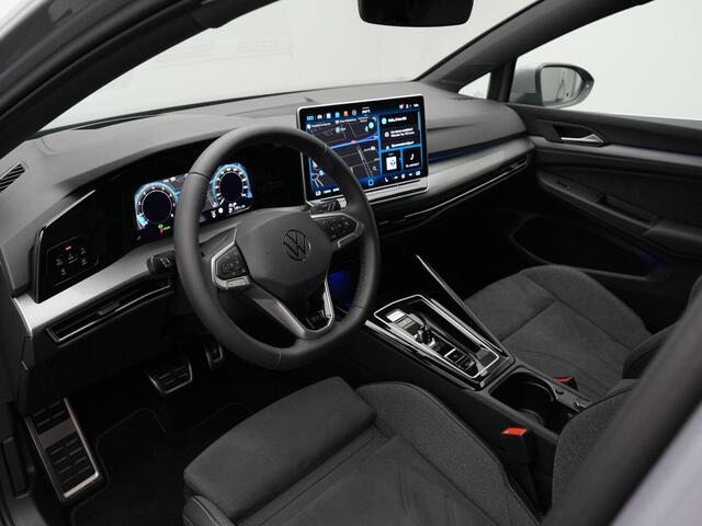 Volkswagen GOLF 1.5 eTSI 150 pk DSG Style Edition 50 | Panoramadak | Geheugen-/massagestoelen | IQ Light | Head-up display