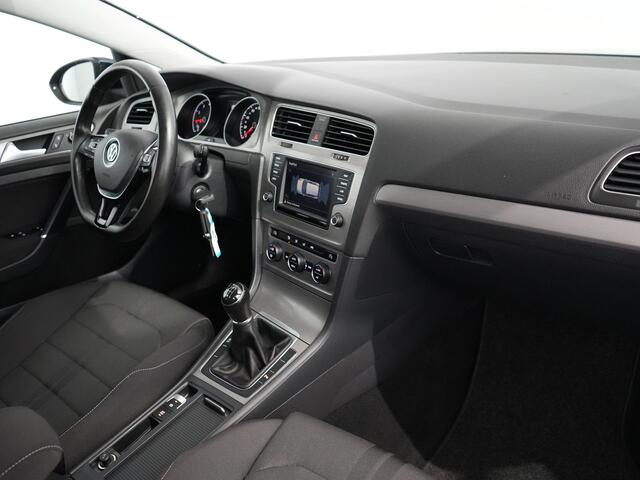 Volkswagen GOLF 1.0 TSI Connected Series | Camera | Carplay | Trekhaak |