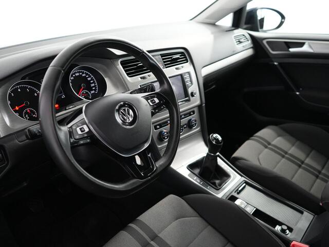Volkswagen GOLF 1.0 TSI Connected Series | Camera | Carplay | Trekhaak |