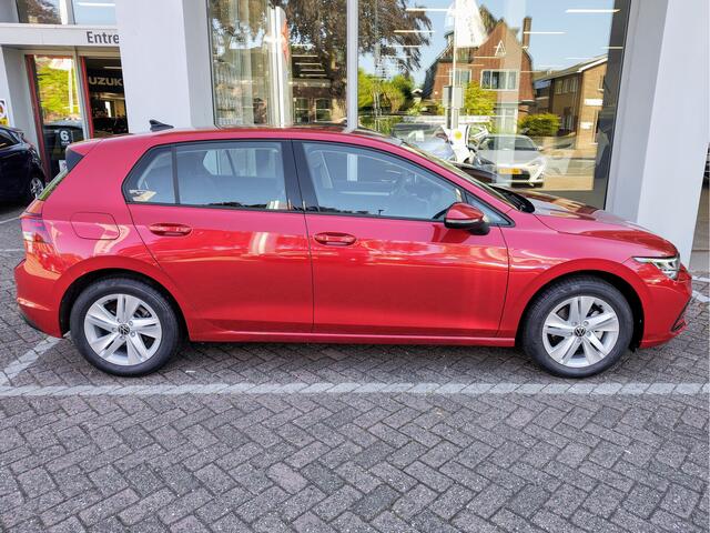 Volkswagen GOLF 1.0 eTSI LIFE AUTOMAAT Virtual Cockpit | Clima | Carplay/Android