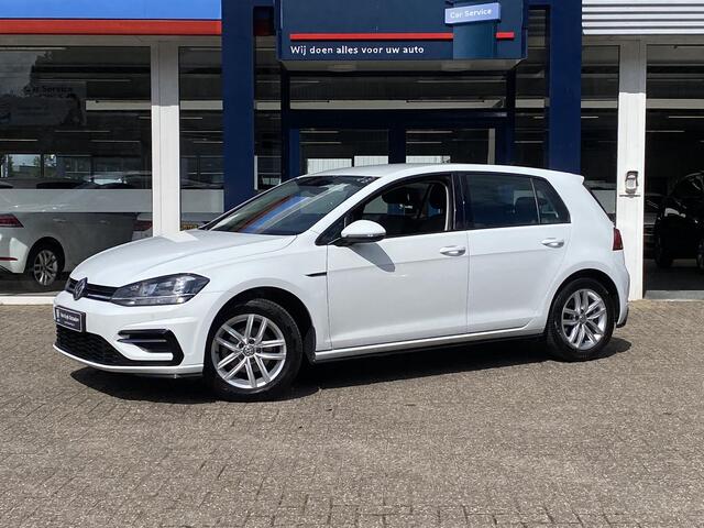 Volkswagen GOLF 1.0 TSI Comfortline Business R-Line / NL-Auto / Velours-Bekleding / Radio-Bluetooth / Apple-Carplay & Aindroid-Auto / DAB / Navi / Massage-Stoelen / Stoelverwarming / Adaptieve Cruise-Control / Climate-Control / ELKTR-Pakket / Trekhaak / PDC / LMV 16'' / 