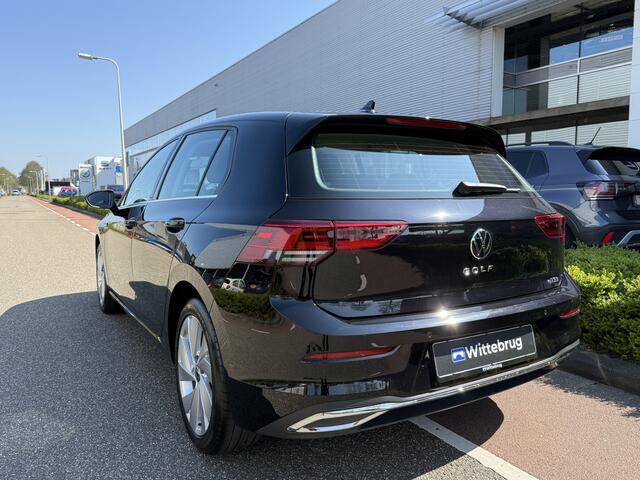 Volkswagen GOLF 1.5 eTSI 150pk DSG Style / Memory Stoel / Alacantara / Navi / Stuur en Stoelverwarming / LED Plus / 17" LMV / Adaptive Cruise Control / Sfeerverlichting