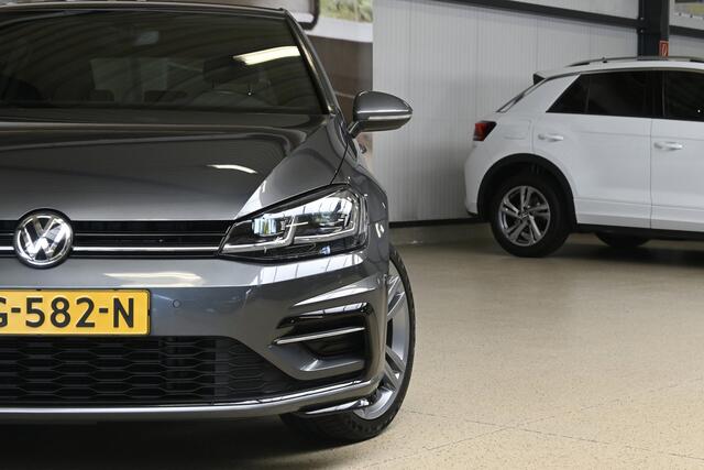 Volkswagen GOLF 1.5 TSI 150pk Highline Business R | NL-auto | LED | ACC| Camera | R-Line | 100% (Dealer) onderhouden label
