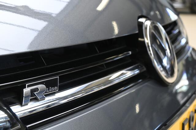 Volkswagen GOLF 1.5 TSI 150pk Highline Business R | NL-auto | LED | ACC| Camera | R-Line | 100% (Dealer) onderhouden label
