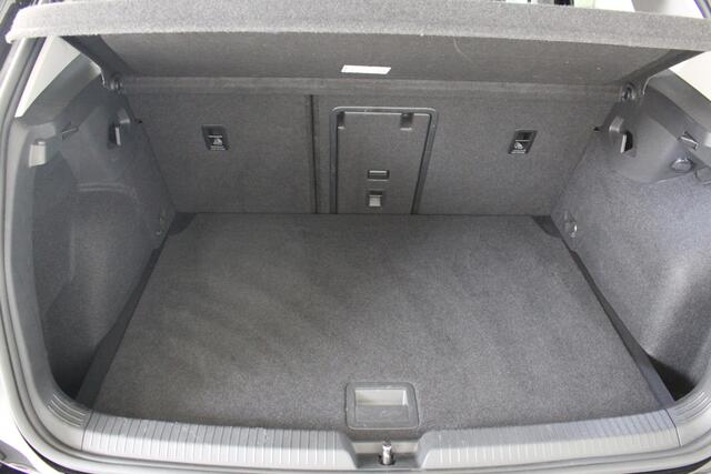 Volkswagen GOLF 1.0 TSI Life Navigatie | Climate Control | Stoelverwarming | Lichtmetalen velgen