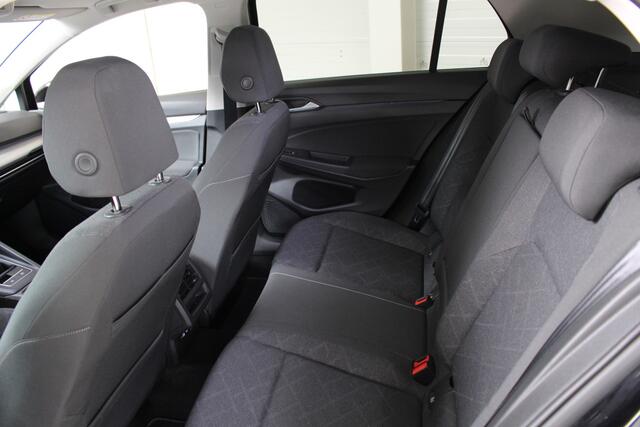 Volkswagen GOLF 1.0 TSI Life Navigatie | Climate Control | Stoelverwarming | Lichtmetalen velgen