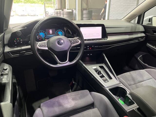 Volkswagen GOLF 1.5 eTSI Style | Panoramadak | Camera | Getint Glas | 18 Inch
