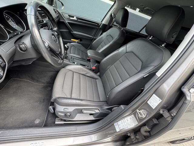 Volkswagen GOLF Variant 1.4 TSI 125pk H6 Connected Series Navigatie Massagestoel Camera Climate Control Trekhaak