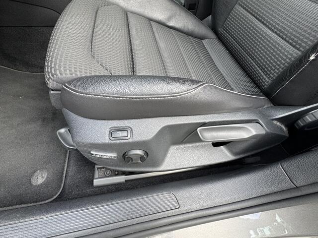 Volkswagen GOLF Variant 1.4 TSI 125pk H6 Connected Series Navigatie Massagestoel Camera Climate Control Trekhaak