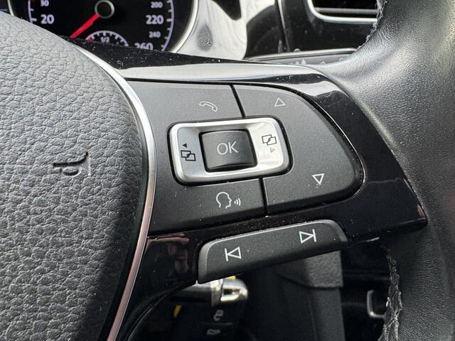 Volkswagen GOLF Variant 1.4 TSI 125pk H6 Connected Series Navigatie Massagestoel Camera Climate Control Trekhaak