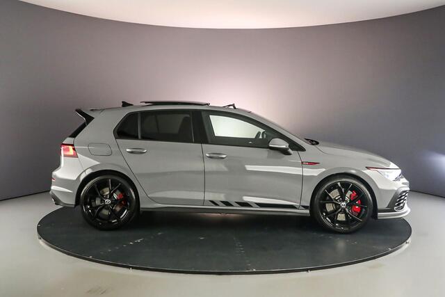 Volkswagen GOLF GTI Clubsport "Wordt verwacht" 2.0 TSI 300pk DSG Automaat Panoramadak, LED matrix koplampen, Navigatie, Adaptive cruise control, Stuurwiel verwarmd, Parkeersensoren, Stoelverwarming, 19 inch velgen, App connect