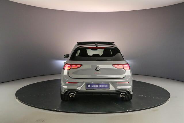 Volkswagen GOLF GTI Clubsport "Wordt verwacht" 2.0 TSI 300pk DSG Automaat Panoramadak, LED matrix koplampen, Navigatie, Adaptive cruise control, Stuurwiel verwarmd, Parkeersensoren, Stoelverwarming, 19 inch velgen, App connect