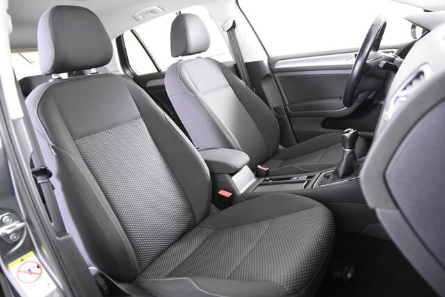 Volkswagen GOLF 1.0 TSI Trendline *Navigatie*Carplay*Cruisecontrol*