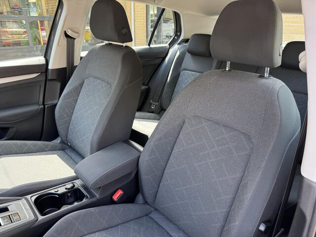 Volkswagen GOLF 1.0 eTSI Life Navi StoelStuurverwarming Carplay