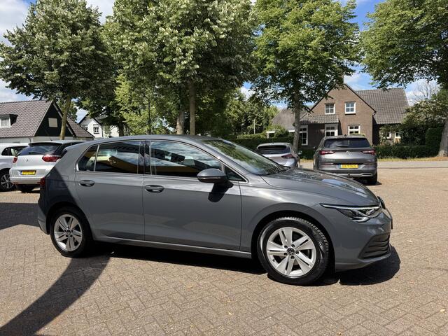 Volkswagen GOLF 1.0 eTSI Life Navi StoelStuurverwarming Carplay