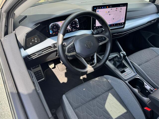 Volkswagen GOLF 1.5 TSI LIFE BUSINESS LED/PDC/CARPLAY/TREKHAAK