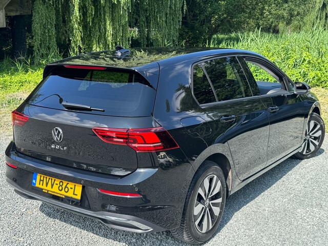 Volkswagen GOLF 1.5 TSI LIFE BUSINESS LED/PDC/CARPLAY/TREKHAAK