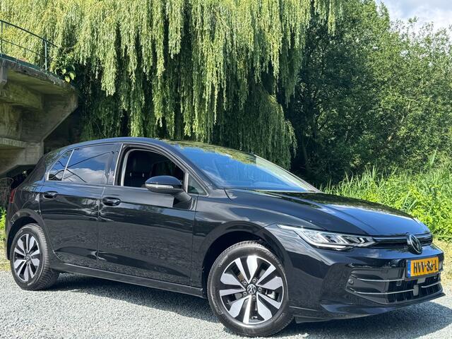 Volkswagen GOLF 1.5 TSI LIFE BUSINESS LED/PDC/CARPLAY/TREKHAAK