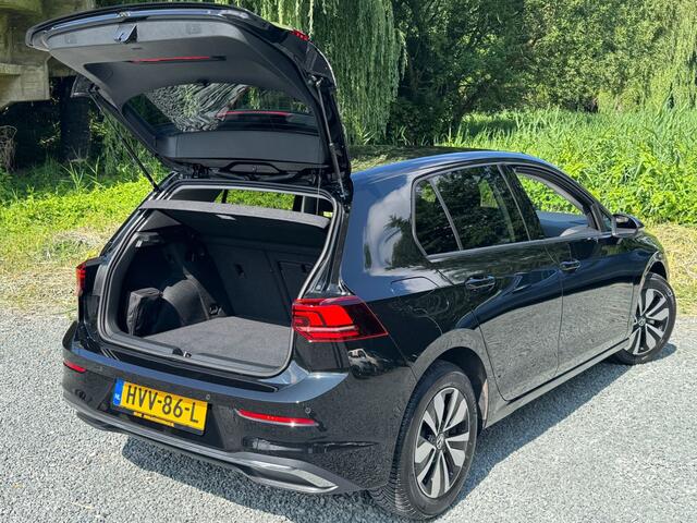 Volkswagen GOLF 1.5 TSI LIFE BUSINESS LED/PDC/CARPLAY/TREKHAAK