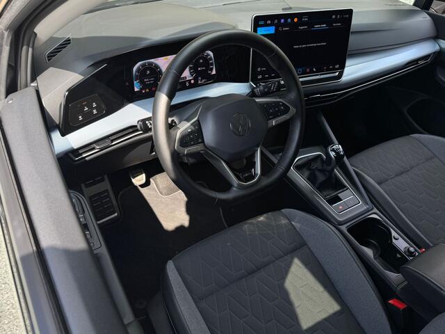 Volkswagen GOLF 1.5 TSI LIFE BUSINESS LED/PDC/CARPLAY/TREKHAAK