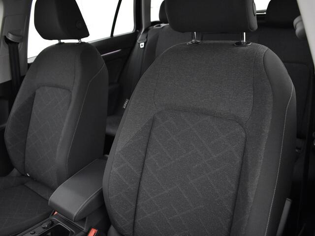 Volkswagen GOLF Variant 1.0 Tsi 110pk Life · Camera · Apple/Android Car Play · Navi · P-Sensoren · 16'' Inch · Garantie t/m 20-01-2027 of 100.000km