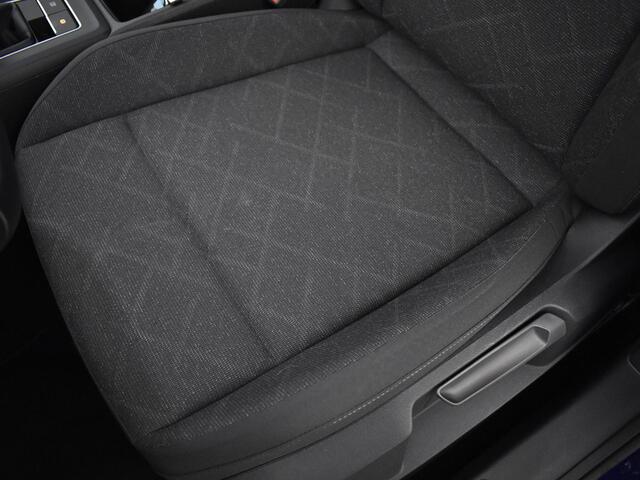 Volkswagen GOLF Variant 1.0 Tsi 110pk Life · Camera · Apple/Android Car Play · Navi · P-Sensoren · 16'' Inch · Garantie t/m 20-01-2027 of 100.000km