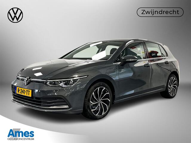 Volkswagen GOLF 1.4 eHybrid 204pk Style / Achteruitrijcamera / ergoActive-bestuurdersstoel / Voorstoelen verwarmbaar