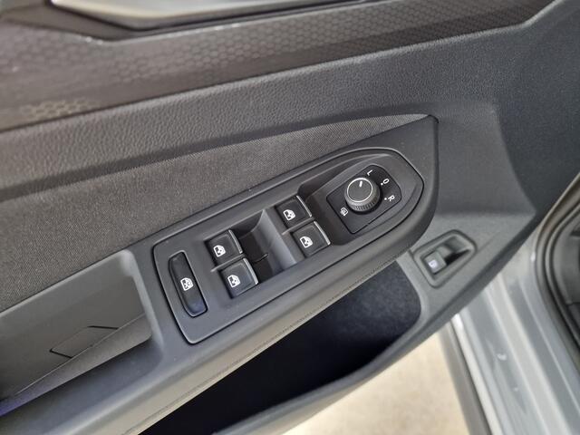 Volkswagen GOLF 1.4 eHybrid GTE 245pk | IQ. light | Stoel- & Stuurverwarming | ACC