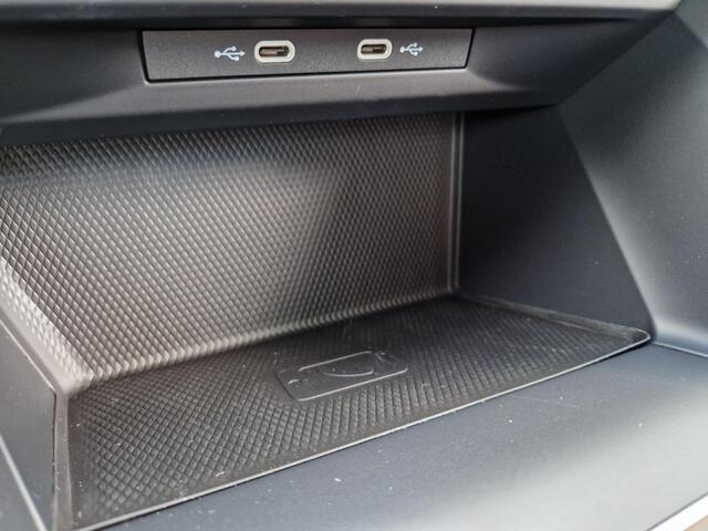 Volkswagen GOLF Variant 1.5 eTSI Life Business | Camera | Stoelverwarming | ACC | LED | PDC | DAB | 18 inch