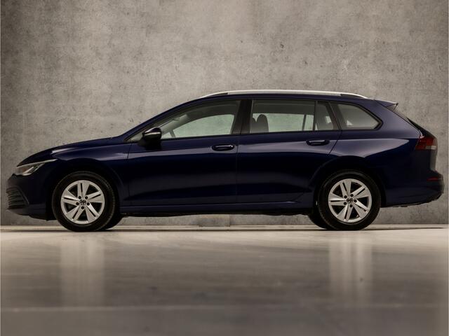 Volkswagen GOLF Variant 1.0 TSI Luxury Sport (APPLE CARPLAY, GROOT NAVI, SFEERVERLICHTING, STUUR/STOELVERWARMING, SPORTSTOELEN, KEYLESS, PARKEERSENSOREN, NIEUWSTAAT)