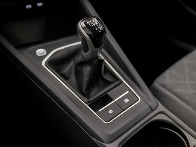Volkswagen GOLF Variant 1.0 TSI Luxury Sport (APPLE CARPLAY, GROOT NAVI, SFEERVERLICHTING, STUUR/STOELVERWARMING, SPORTSTOELEN, KEYLESS, PARKEERSENSOREN, NIEUWSTAAT)