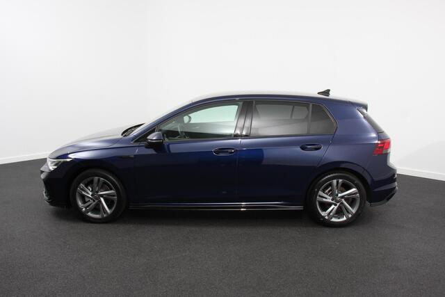 Volkswagen GOLF 1.5 eTSI DSG R-Line | DEMO ! | Navigatie | Climate Control | Adaptive cruise control | Dab | Led | Stoel en Stuurverwarming