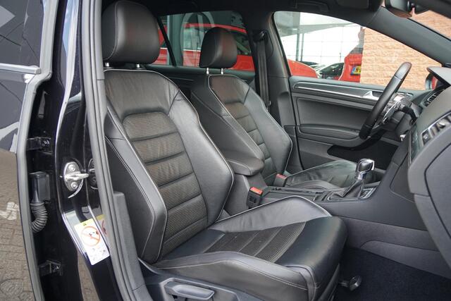 Volkswagen GOLF 2.0 TDI GTD AUT. / LEDER / APPLE CARPLAY / CAMERA / ACC / DYNAMIC LED