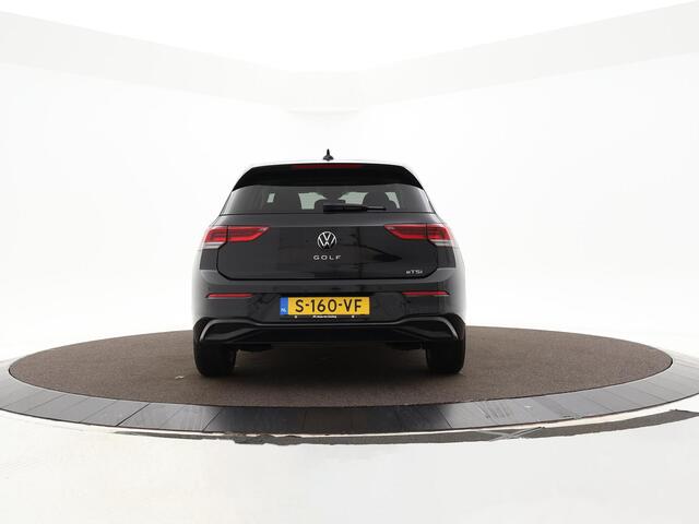 Volkswagen GOLF 1.0 eTsi 110pk DSG Life · Apple/Android Car Play · Navi · P-Sensoren · ACC · DAB · 16'' Inch · Garantie t/m 17-04-2027 of 100.000km