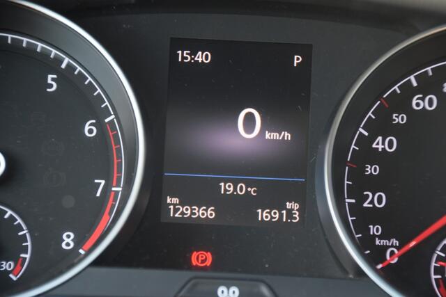 Volkswagen GOLF Variant 1.5 TSI Highline GTI uitgevoerd GTI uitgevoerd l Sportuitlaat + klep l Carbon stuur l Carplay l Clima l Stoelverw.