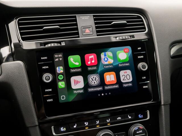 Volkswagen GOLF 1.0 TSI Sport Automaat (APPLE CARPLAY, GROOT NAVI, CLIMATE, STOELVERWARMING, SPORTSTOELEN, ADAPTIVE CRUISE, LM VELGEN, GETINT GLAS, PARKEERSENSOREN, NIEUWE APK, NIEUWSTAAT)