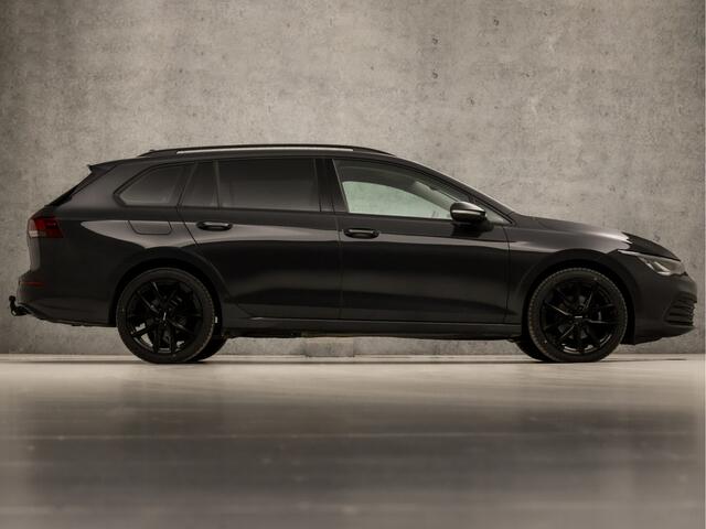 Volkswagen GOLF Variant 1.0 TSI Sport (APPLE CARPLAY, GROOT NAVI, ADAPTIVE CRUISE, TREKHAAK ELEKTRISCH, GETINT GLAS, LM VELGEN, KEYLESS START, SPORTSTOELEN, DAB+, LED KOPLAMPEN, NIEUWE APK, NIEUWSTAAT)