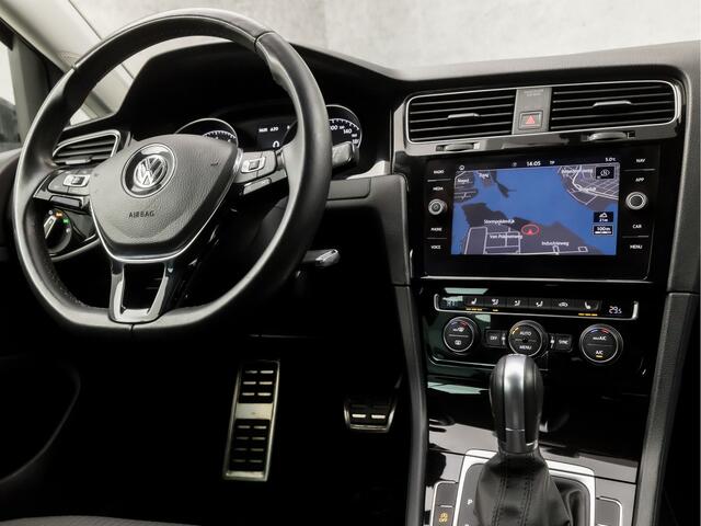 Volkswagen GOLF 1.5 TSI Highline Business R 150Pk Automaat (APPLE CARPLAY, GROOT NAVI, CLIMATE, DYNAMISCHE KNIPPERLICHTEN, STOELVERWARMING, CAMERA, SPORTSTOELEN, LED KOPLAMPEN, ADAPTIVE CRUISE, GETINT GLAS, NIEUWE APK, NIEUWSTAAT)
