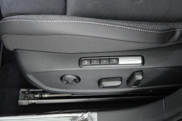 Volkswagen GOLF 1.5 204pk eHybrid Style Edition Camera Memory Keyless Matrix Led Virtual Cockpit Navigatie