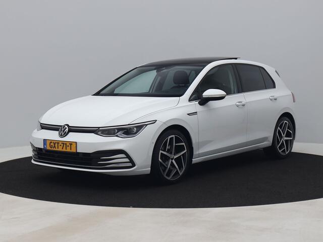 Volkswagen GOLF 1.5 eTSI R-Line | PANO | CAMERA | ADAPTIVE | VIRTUAL | STOEL- EN STUURVERW.
