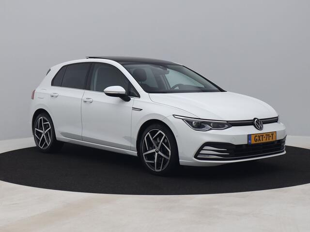 Volkswagen GOLF 1.5 eTSI R-Line | PANO | CAMERA | ADAPTIVE | VIRTUAL | STOEL- EN STUURVERW.
