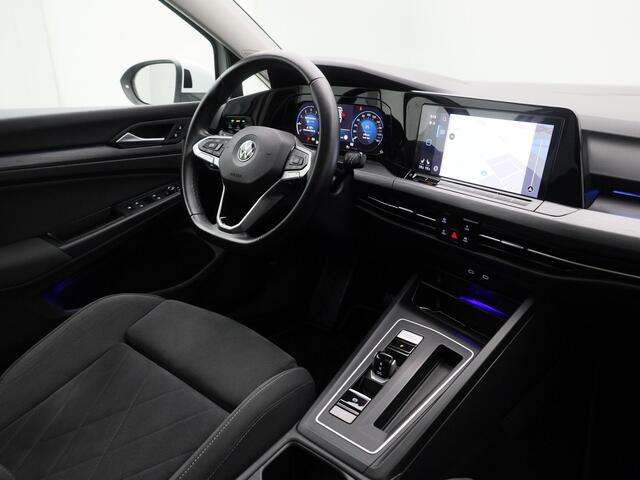 Volkswagen GOLF 1.5 eTSI R-Line | PANO | CAMERA | ADAPTIVE | VIRTUAL | STOEL- EN STUURVERW.