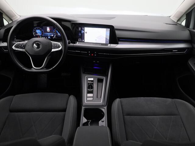 Volkswagen GOLF 1.5 eTSI R-Line | PANO | CAMERA | ADAPTIVE | VIRTUAL | STOEL- EN STUURVERW.